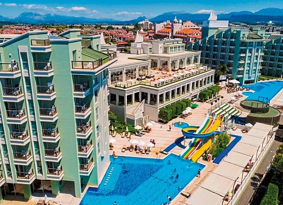 Royal Atlantis Spa & Resort