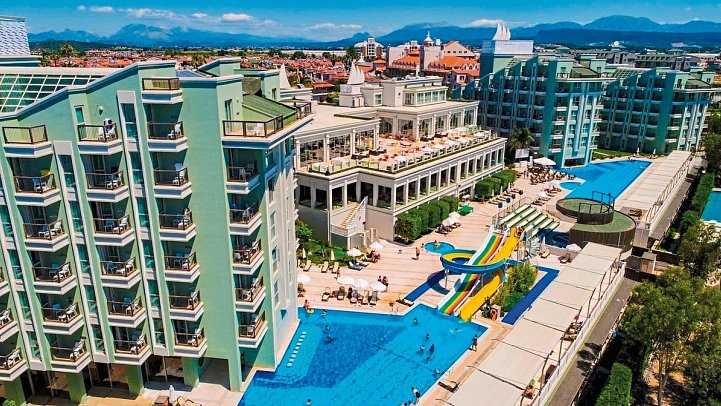 Royal Atlantis Spa & Resort