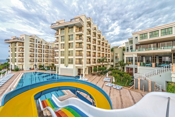 Royal Atlantis Spa & Resort