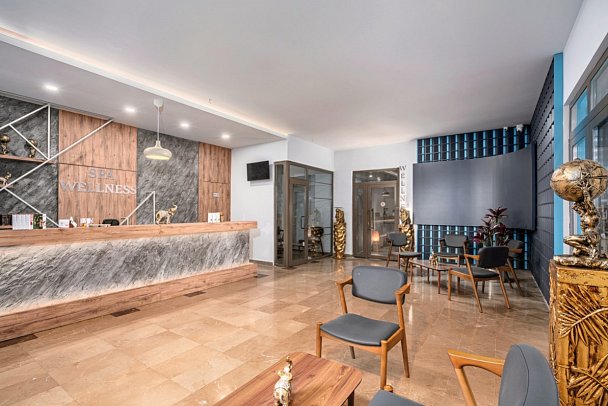 Side Story Resort & Spa Hotel