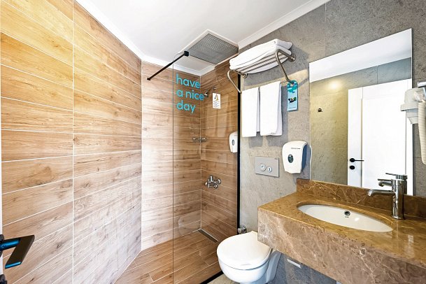 Calimera Side Resort - Beispiel Bad Doppelzimmer Standard Comfort (Zimmercodierungen DB3, DC3, DB4 & DC4)