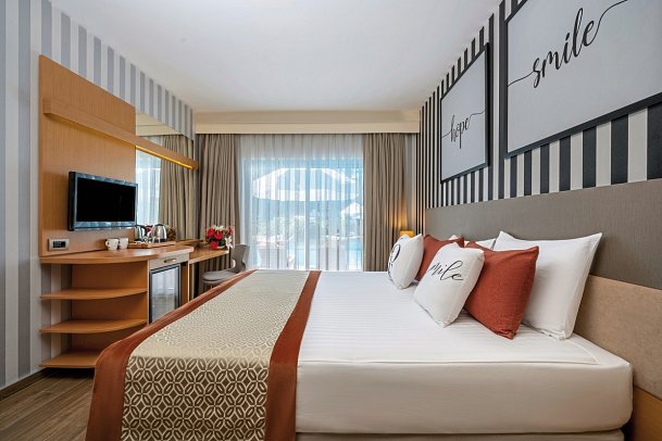 Selectum Family Resort Side - Wohnbeispiel Lake House Suite Swim Up (Zimmercodierung WBQ)