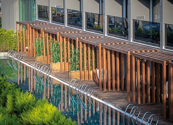 Lago Hotel - Beispiel Terrasse Doppelzimmer Swim up (Zimmercodierungen DBQ & D1Q)
