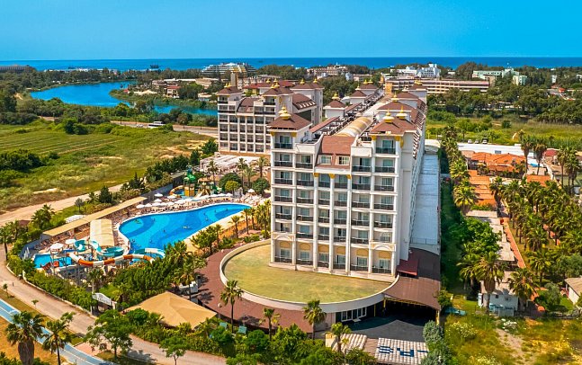 LRS Lake & River Side Hotel & Spa