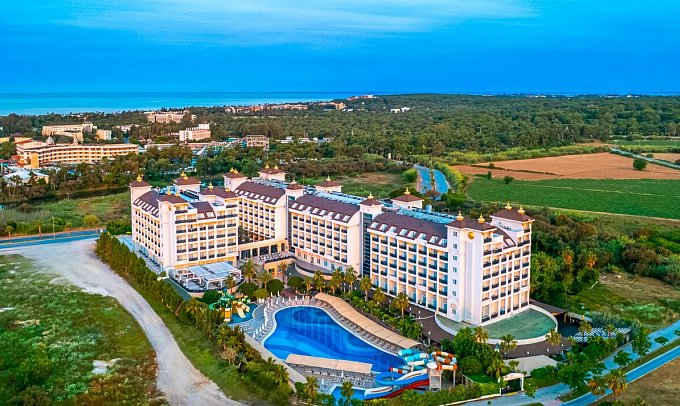 LRS Lake & River Side Hotel & Spa