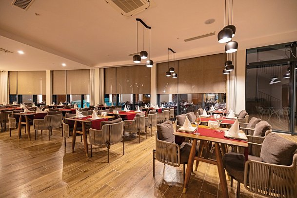 Side Moon Palace Hotel