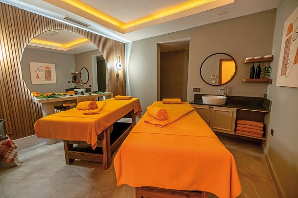 Side Moon Palace Hotel