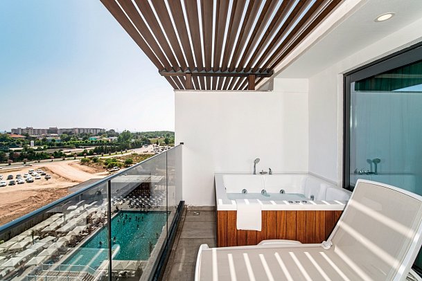 Side Moon Palace Hotel - Wohnbeispiel Doppelseite Poolseite Jacuzzi (Zimmercodierung DB4.DC4)