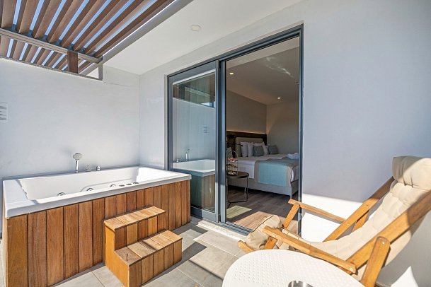 Side Moon Palace Hotel - Wohnbeispiel Doppelzimmer Landseite Jacuzzi (Zimmercodierungen DB3 & DC3)