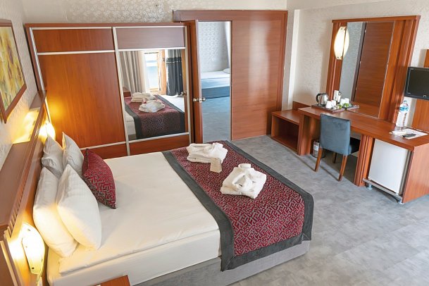 Casa Fora Beach Resort - Wohnbeispiel Junior Familiensuite Landblick (Zimmercodierungen JI1 & JI2)