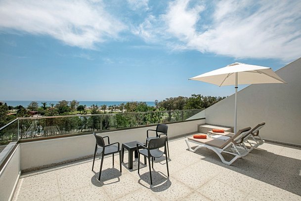 Megasaray Resort Side - Wohnbeispiel Familienzimmer mit Terrasse