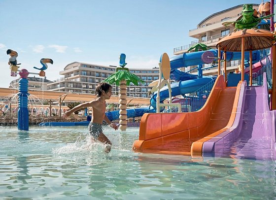 Seaden Sea World Resort & Spa