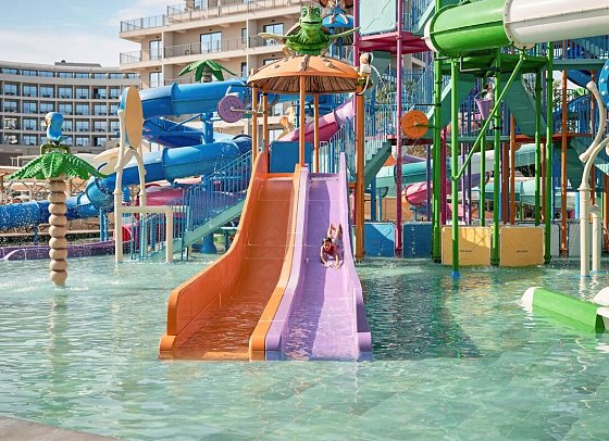 Seaden Sea World Resort & Spa