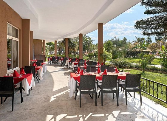 Seaden Sea World Resort & Spa