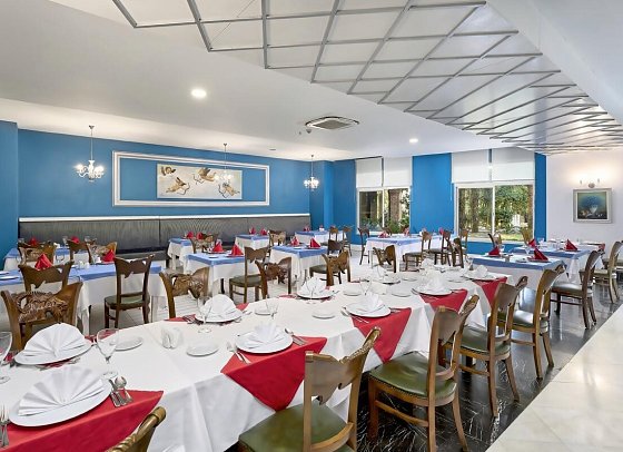 Seaden Sea World Resort & Spa