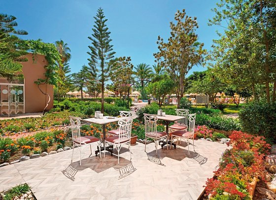 Seaden Sea World Resort & Spa