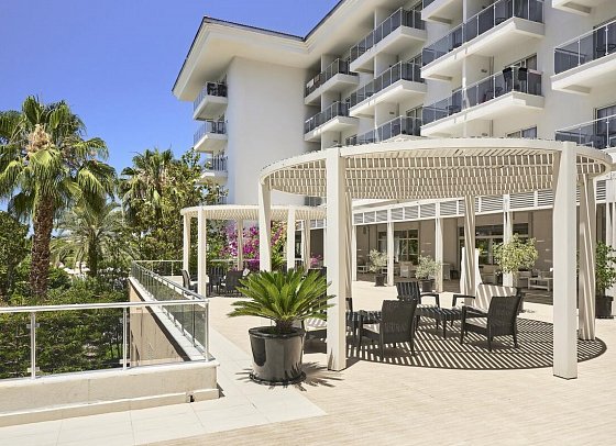 Seaden Sea World Resort & Spa