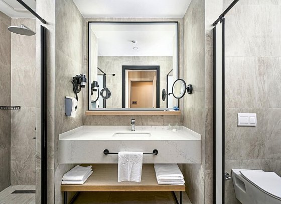 Seaden De Mar Resort & Spa - Beispiel Bad Doppelzimmer Komfort Deluxe (Zimmercodierung DD1)