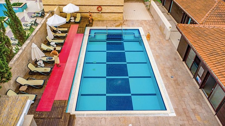 Champion Holiday Village