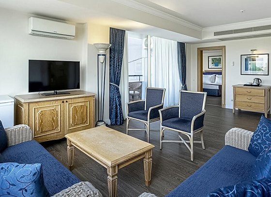 The Norm Oriental Kemer - Wohnbeispiel Suite Komfort King Poolblick (Zimmercodierungen WB1, WB2 & WB3)