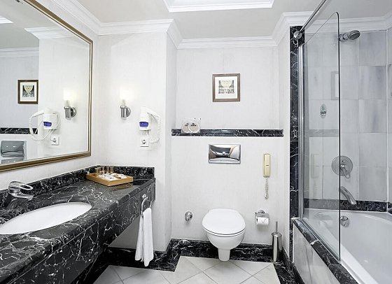 The Norm Oriental Kemer - Wohnbeispiel Suite Komfort King Poolblick (Zimmercodierungen WB1, WB2 & WB3)