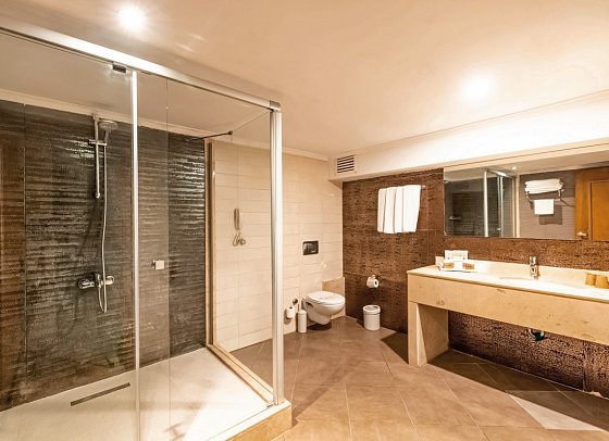 Crystal Prestige Pearl Collection - Beispiel Bad Familienzimmer Poolblick (Zimmercodierung FBP)
