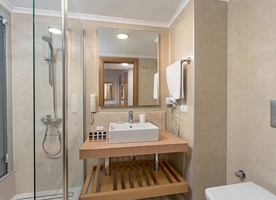 Limak Limra Hotel & Resort - Beispiel Bad Familienzimmer Nebengebäude (Zimmercodierung FBV)
