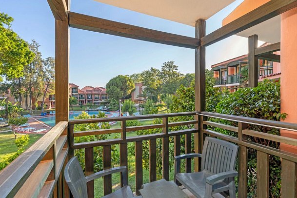 Limak Limra Hotel & Resort - Beispiel Balkon Doppelzimmer Meer- und Poolseite (Zimmercodierungen DBV & DC2)