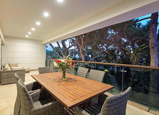 Nirvana Mediterranean Excellence - Beispiel Terrasse Familiensuite Deluxe Lagune (Zimmercodierung WI2)