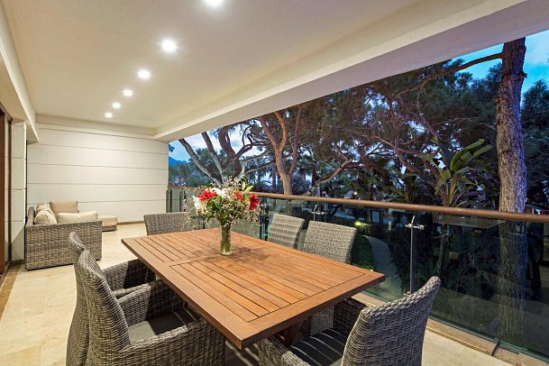 Nirvana Mediterranean Excellence - Beispiel Terrasse Familiensuite Deluxe Lagune (Zimmercodierung WI2)