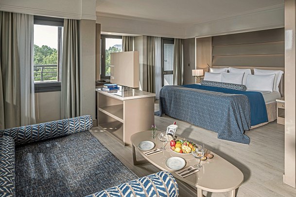 Balmy Foresta - Wohnbeispiel Juniorsuite Meerblick (Zimmercodierung JBM)