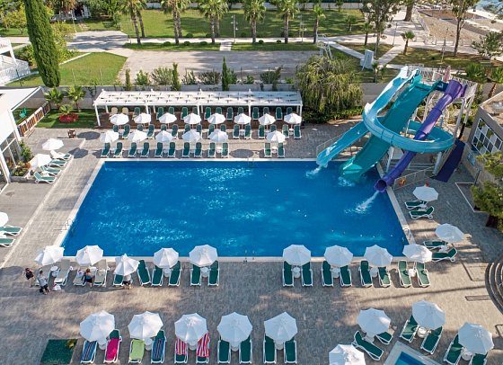Akra Kemer