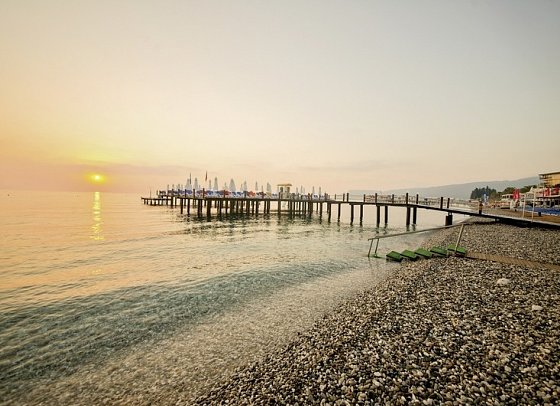 Akra Kemer