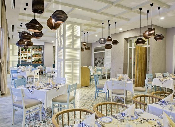 Akra Kemer