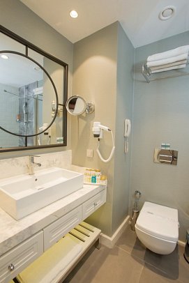 Fame Residence Kemer & Spa - Beispiel Bad Familienzimmer Superior (Zimmercodierung FS1)