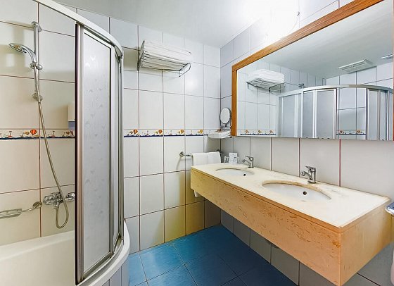 Miarosa Kemer Beach - Beispiel Bad Doppelzimmer (Zimmercodierungen DB1 & DB2)