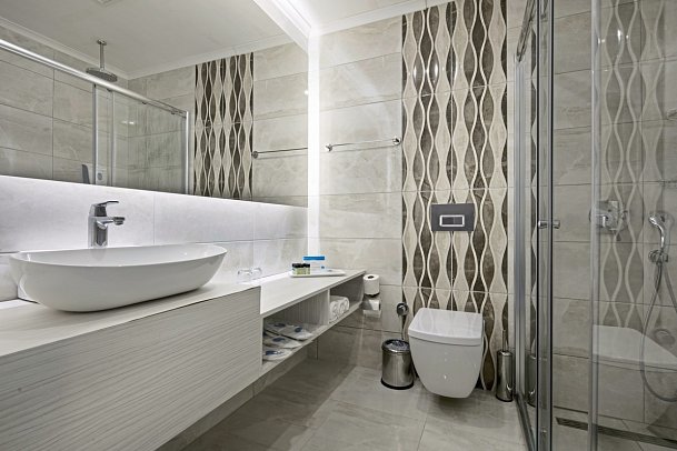 Dosinia Luxury Resort - Beispiel Bad Doppelzimmer Gartenblock (Zimmercodierungen D1V & D2V)