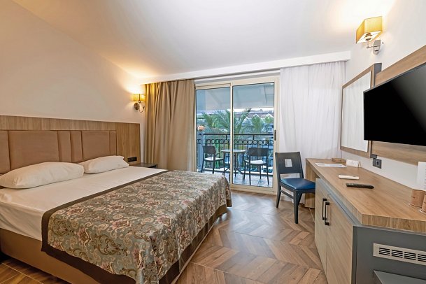 Crystal Aura Aqua Collection - Wohnbeispiel Familienzimmer 2 Räume (Zimmercodierungen FB2 & FB3)