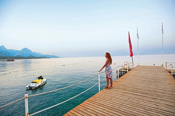 Crystal Aura Aqua Collection