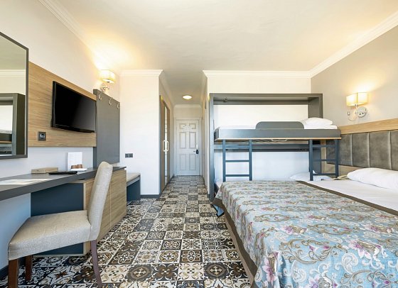 Crystal Aura Aqua Collection - Wohnbeispiel Doppelzimmer Standard mit Etagenbett (Zimmercodierung DB1)