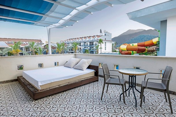 Crystal Aura Aqua Collection - Wohnbeispiel Doppelzimmer Standard mit Balkonterrasse (Zimmercodierungen DB2 & DC2)