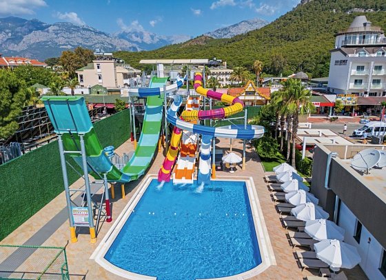 Sailor's Beach Club