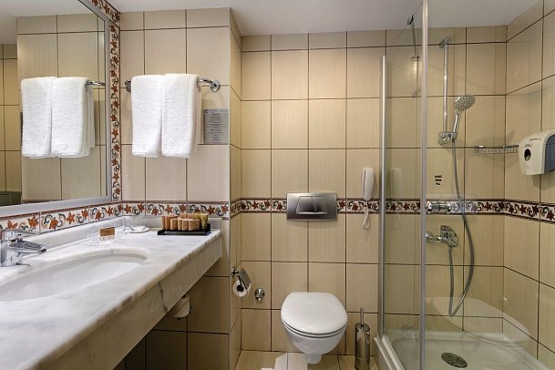 Seven Seas Hotel Life - Wohnbeispiel Familienzimmer Haupthaus (Zimmercodierung FBU)