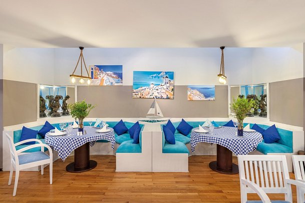 Seven Seas Hotel Life