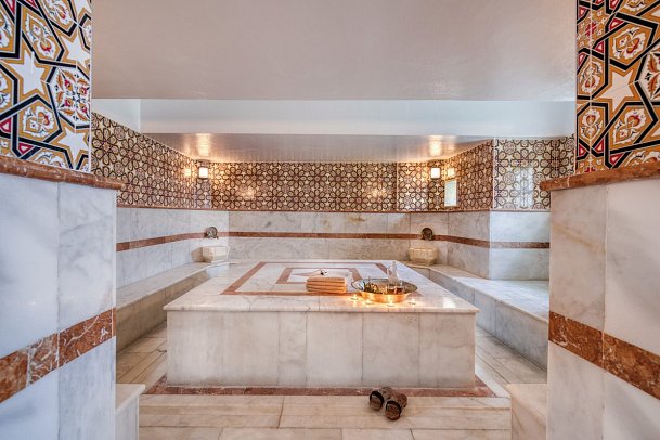 Seven Seas Hotel Life