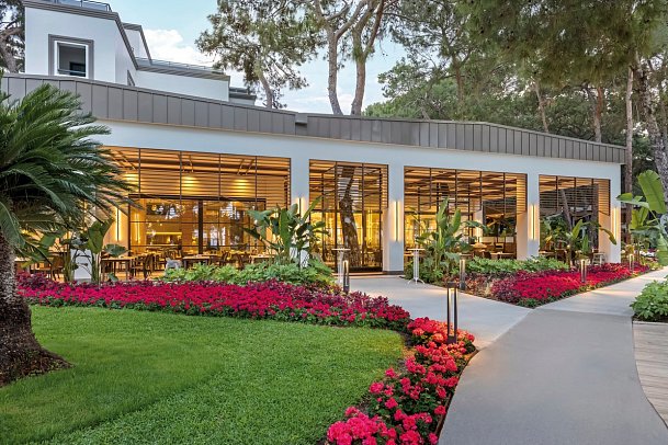 Seven Seas Hotel Life