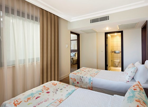Seven Seas Hotel Life - Wohnbeispiel Familienzimmer Haupthaus (Zimmercodierung FBU)