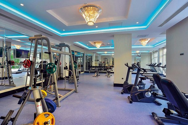 Azura Deluxe Resort & Spa Hotel