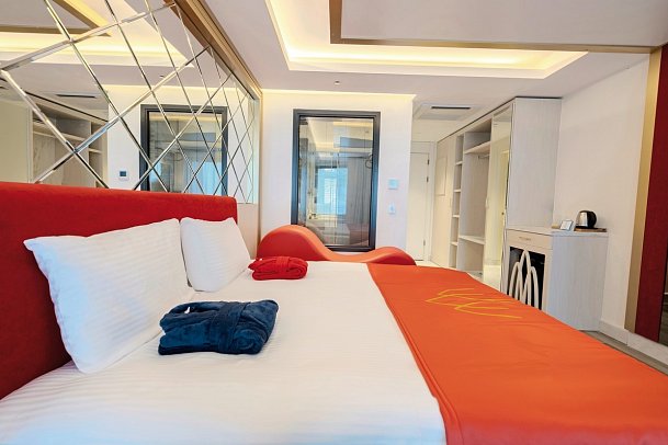Granada Luxury Red - Wohnbeispiel Doppelzimmer Deluxe Meerblick (Zimmercodierung DDM)