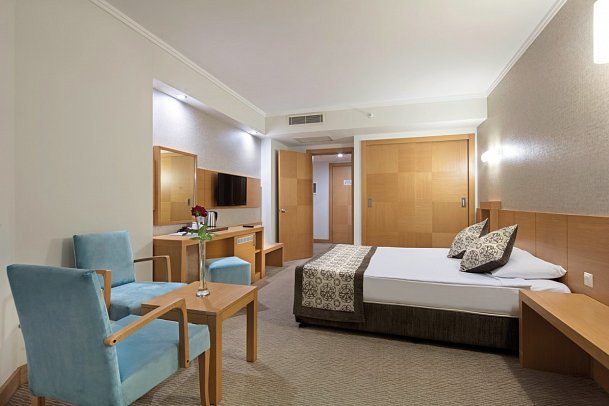 Saphir Resort & Spa - Wohnbeispiel Familienzimmer mit Verbindungstür (Zimmercodierungen FV1 & FV2)